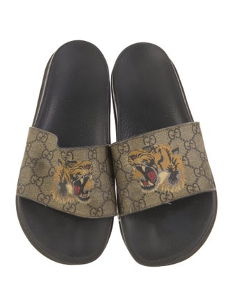 Gucci GG Supreme Slides