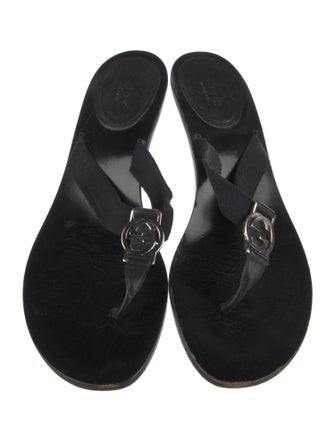 Gucci Interlocking G Logo Leather T-Strap Sandals