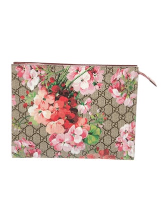Gucci GG Supreme Clutch Large
