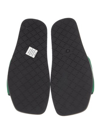 Gucci GG Matelasse GG Supreme Slides