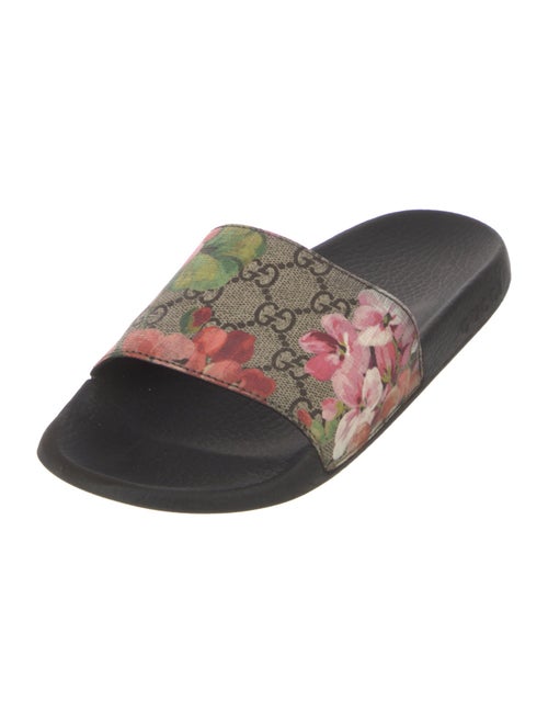 Gucci Pursuit GG Supreme Slides