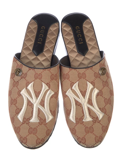 Gucci GG Canvas Canvas Slides