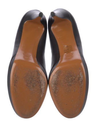 Gucci Leather Pumps