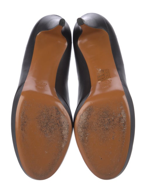Gucci Leather Pumps