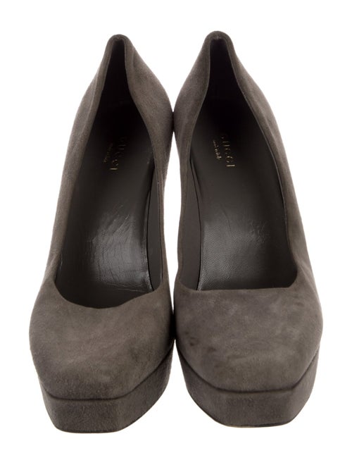 Gucci Suede Pumps