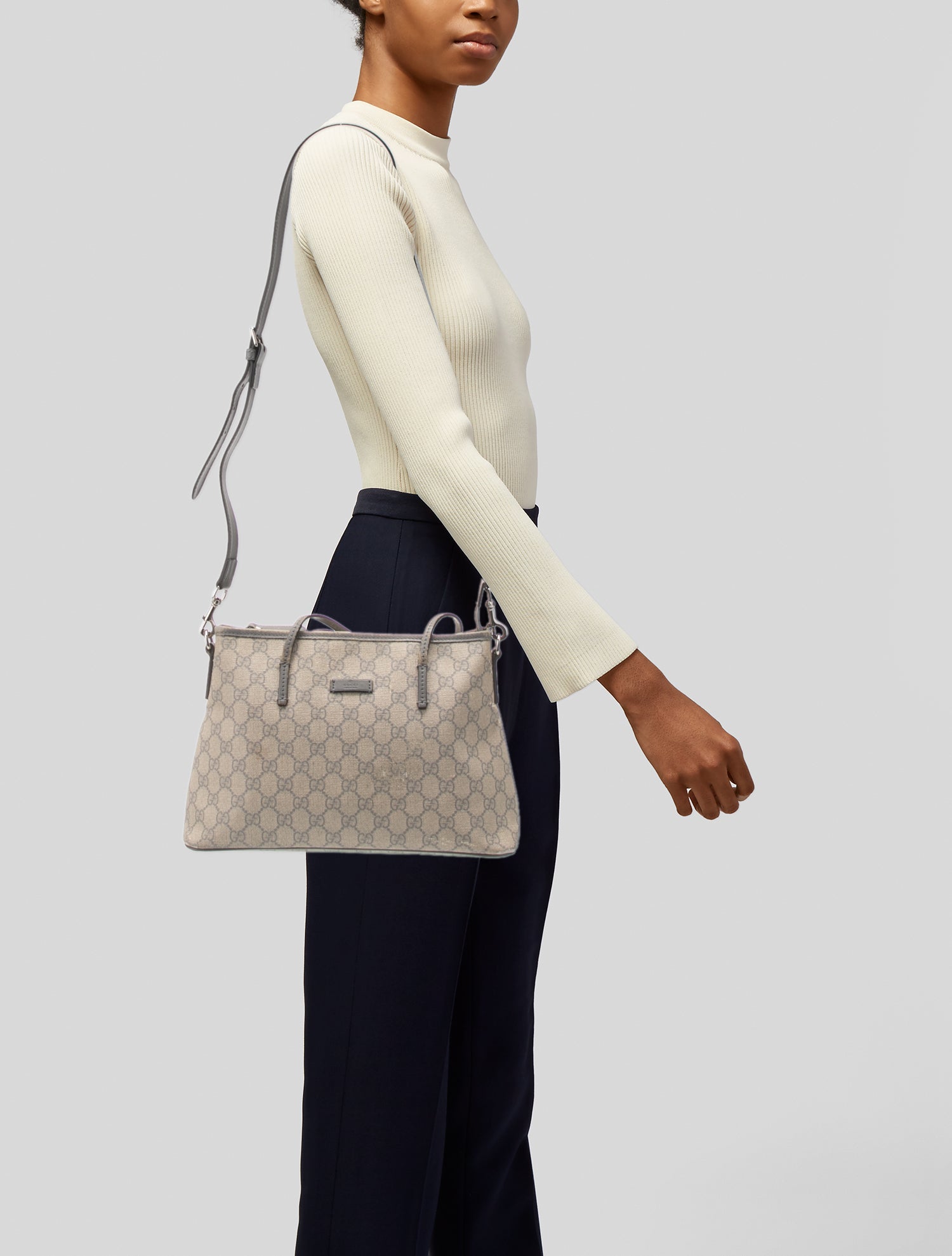 Gucci GG Supreme Shoulder Bag