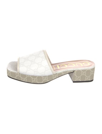 Gucci GG Supreme Slides