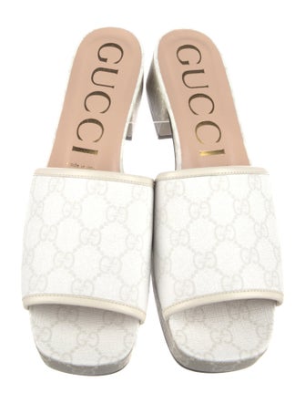 Gucci GG Supreme Slides