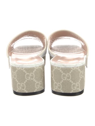 Gucci GG Supreme Slides