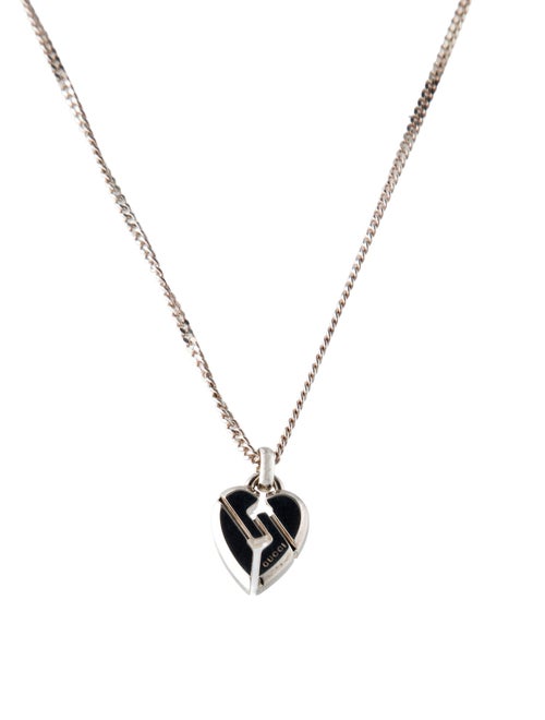 Gucci Knot Heart Pendant Necklace
