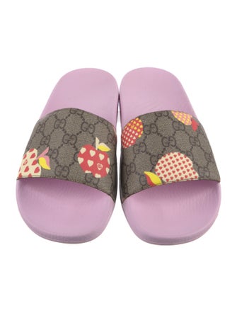 Gucci GG Supreme Slides