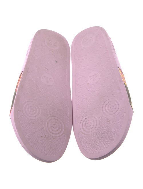 Gucci GG Supreme Slides