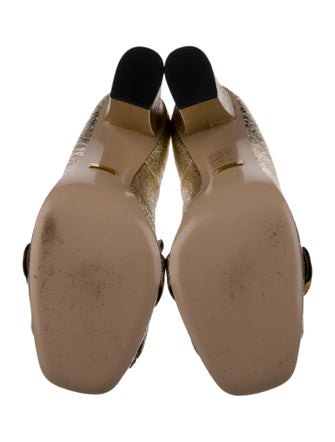 Gucci Double G Logo Leather Pumps