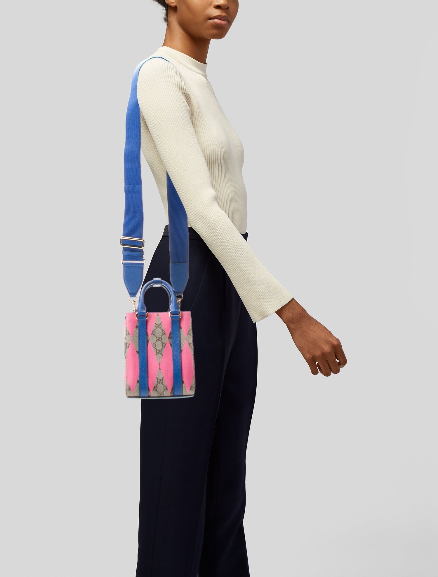 Gucci GG Supreme Bucket Bag