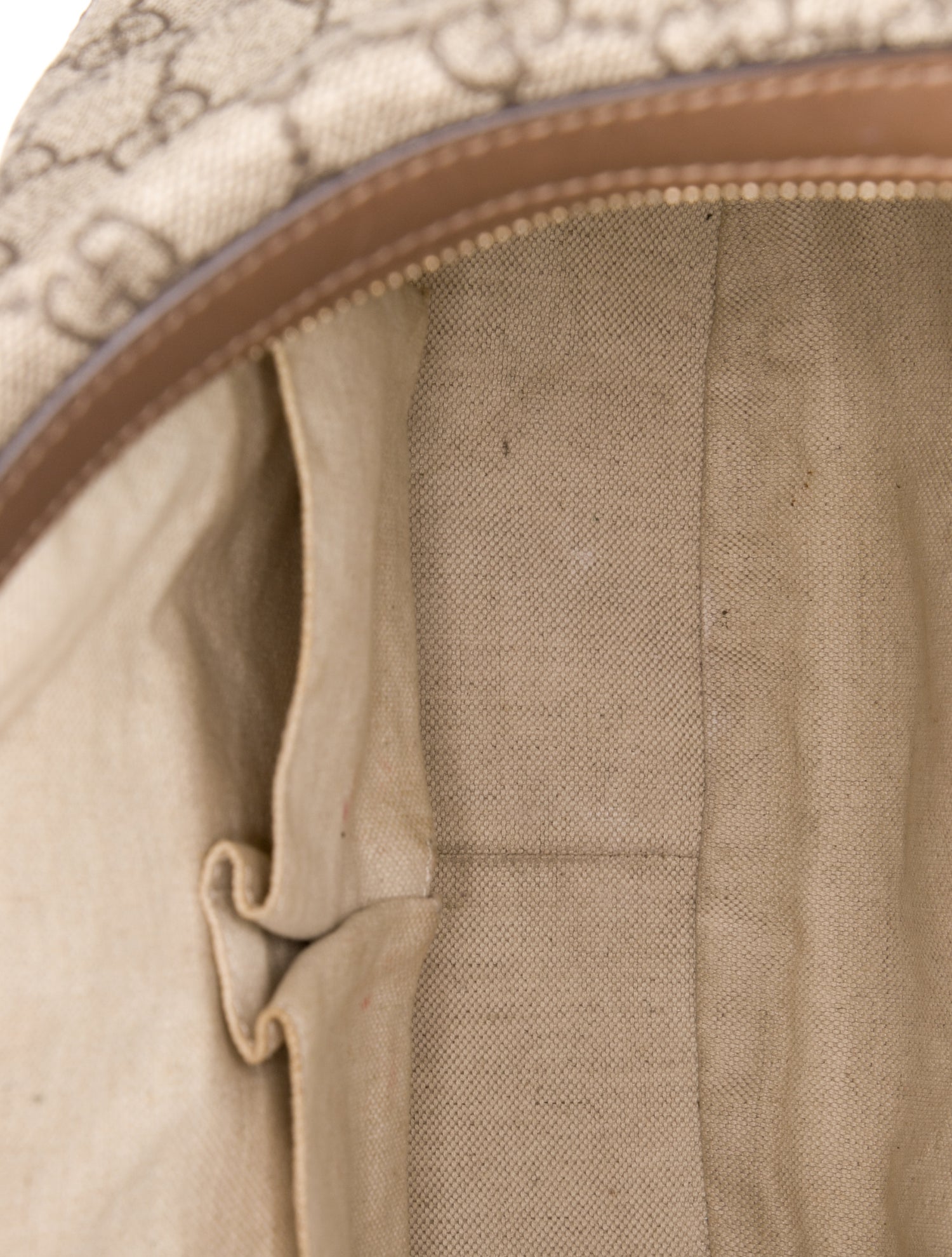 Gucci GG Supreme Shoulder Bag