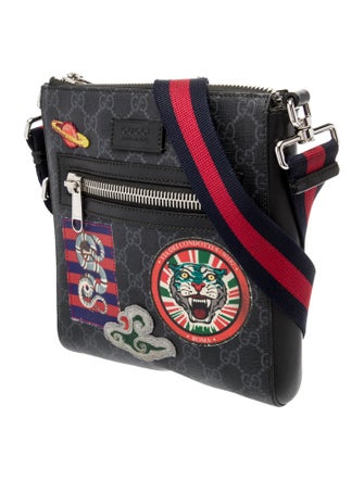 Gucci GG Supreme Courrier Small