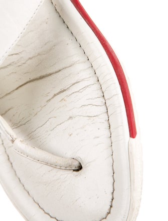 Gucci Microguccissima Pattern Leather Flip Flops