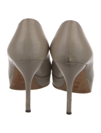 Gucci Leather Pumps