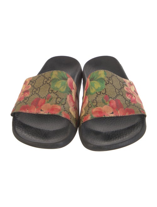 Gucci GG Supreme Slides