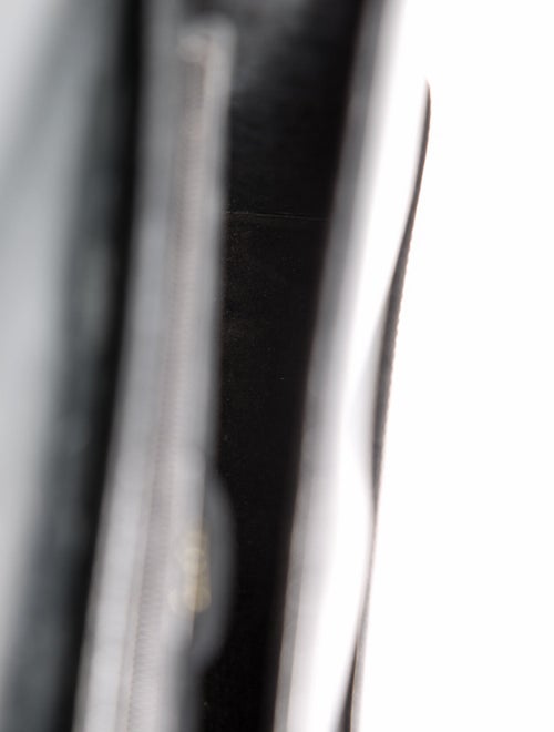 Gucci Signature Crossbody Bag