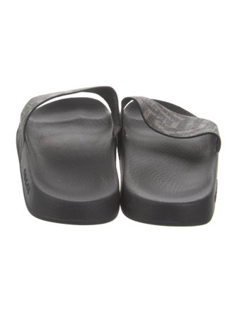 Gucci GG Supreme Slides