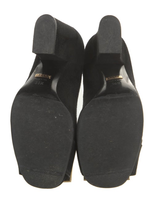 Gucci Suede Pumps