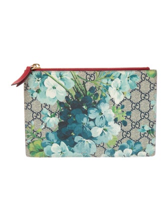 Gucci GG Supreme Clutch