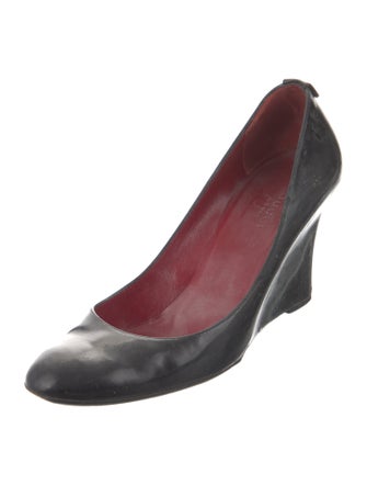 Gucci Interlocking G Logo Patent Leather Pumps