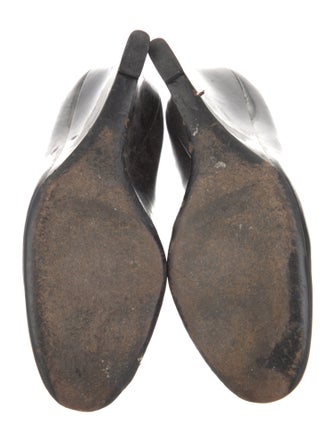 Gucci Interlocking G Logo Patent Leather Pumps