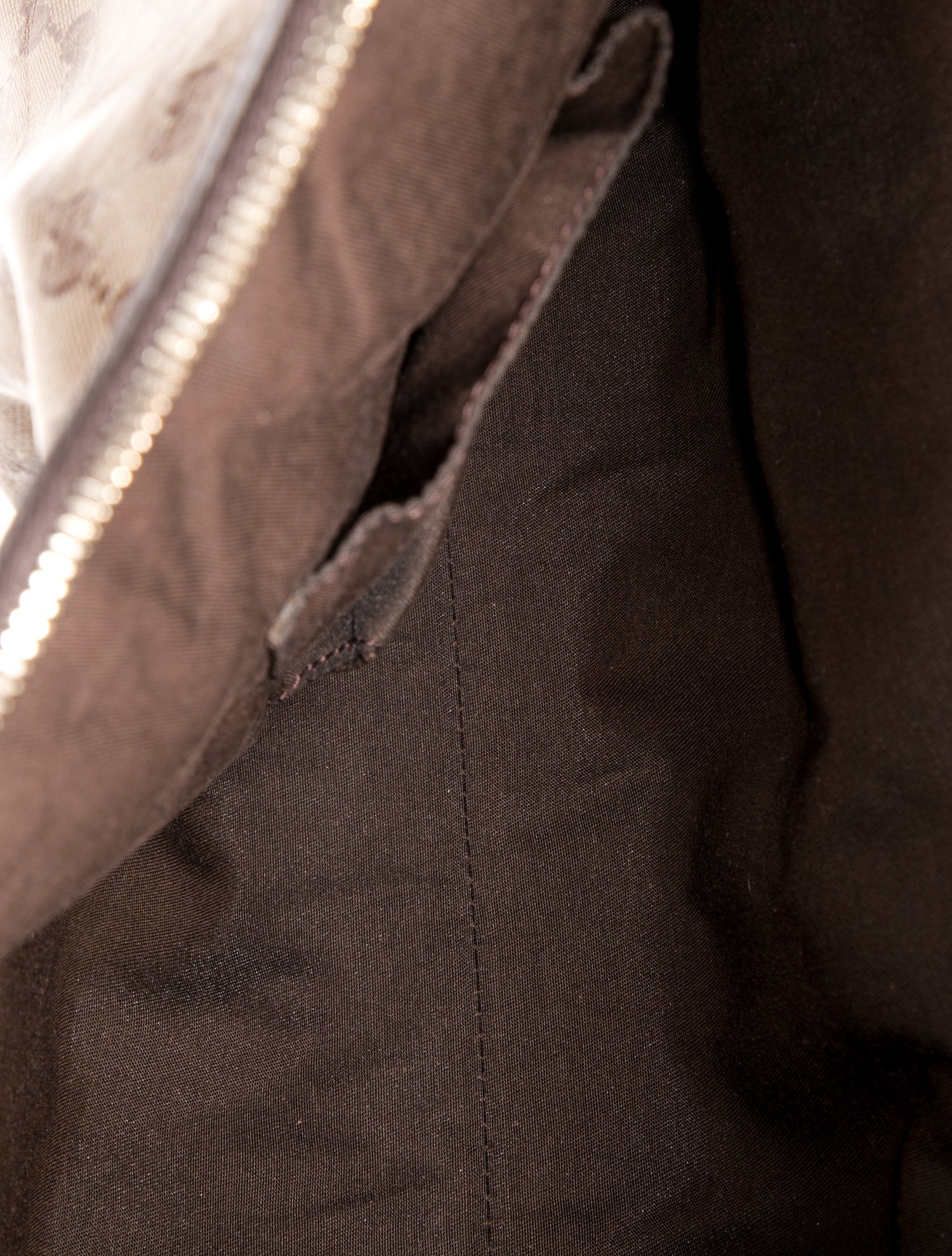 Gucci GG Crystal Abbey Medium