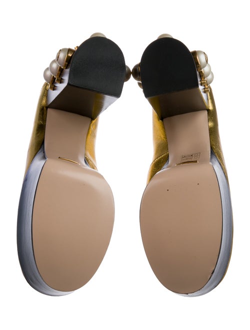 Gucci Faux Pearl Accents Leather Pumps