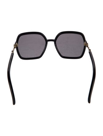 Gucci Oversize Tinted Sunglasses