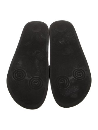 Gucci GG Supreme Slides