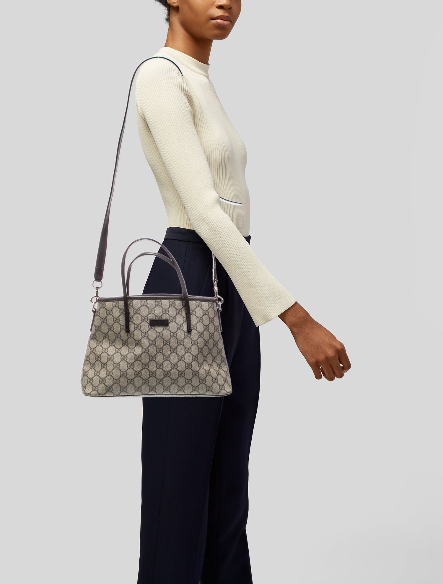 Gucci GG Supreme Shoulder Bag