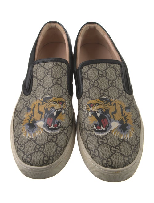 Gucci GG Supreme Loafers