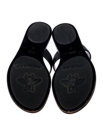 Gucci Double G Logo Leather Flip Flops