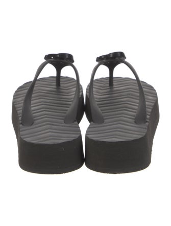 Gucci Quilted Pattern Rubber Flip Flops