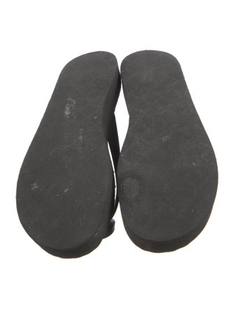 Gucci Quilted Pattern Rubber Flip Flops