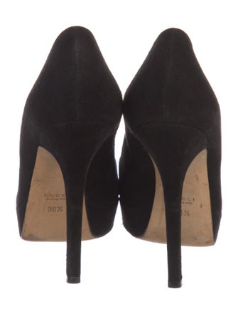 Gucci Suede Pumps