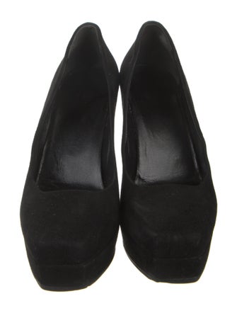 Gucci Suede Pumps