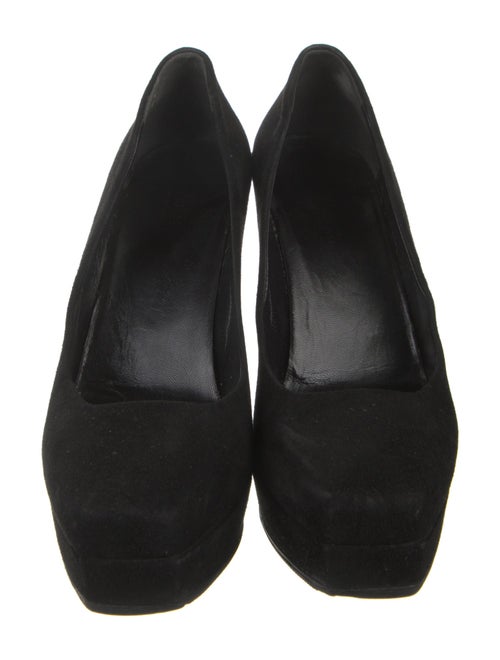 Gucci Suede Pumps
