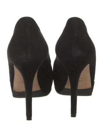 Gucci Suede Pumps