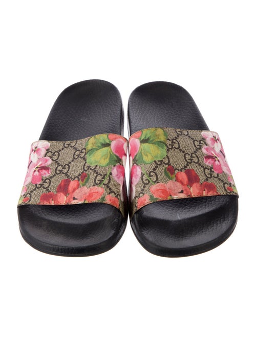 Gucci GG Supreme Canvas Slides