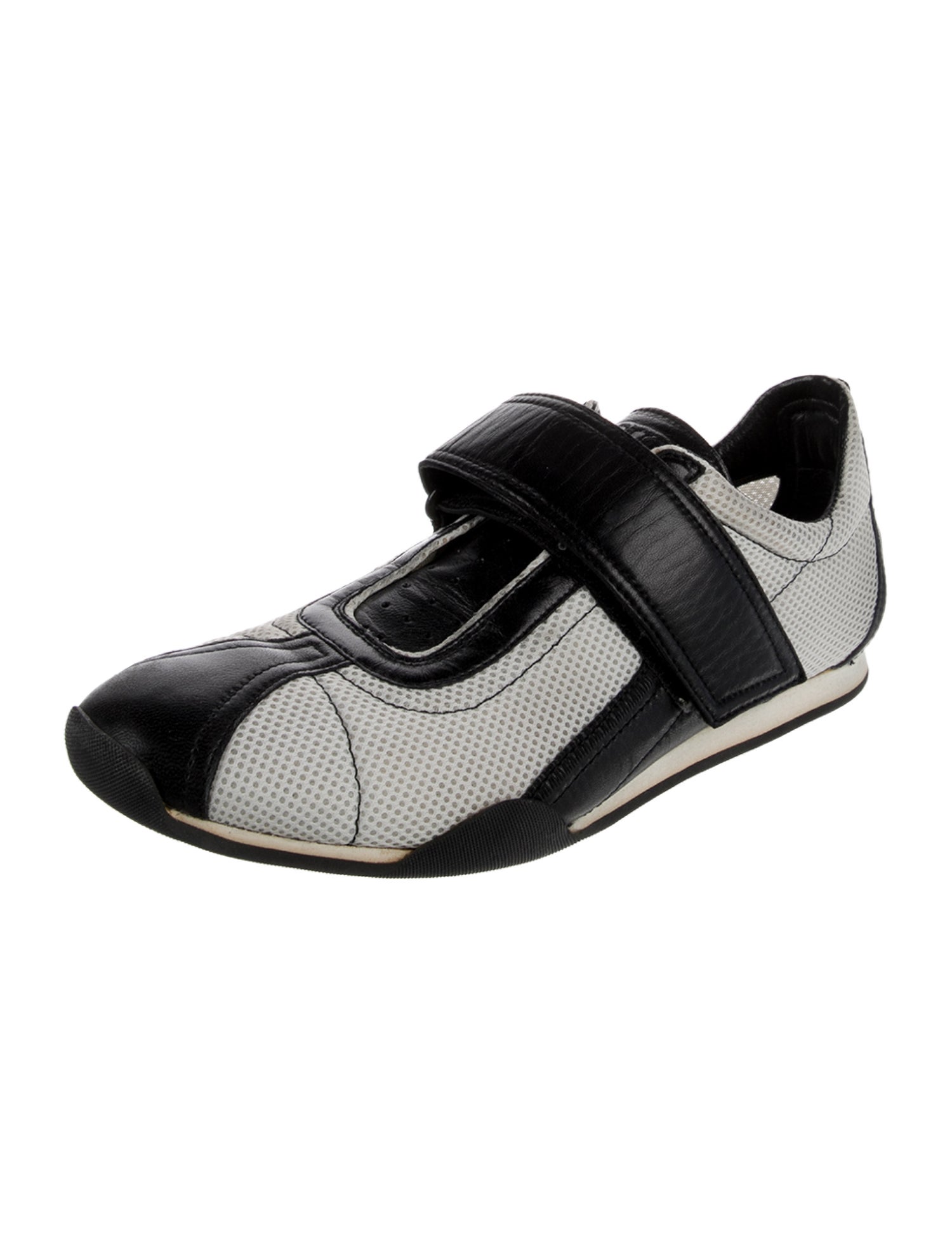 Gucci Late 1990's - Early 2000's Interlocking G Logo Sneakers