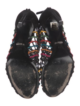 Gucci Leather Striped Sandals