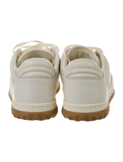 Gucci Sukey Logo Leather Sneakers