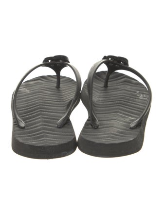Gucci Double G Logo Rubber Flip Flops