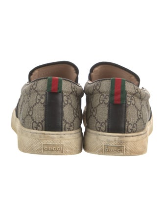 Gucci GG Supreme Loafers