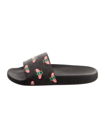 Gucci GG Supreme Slides