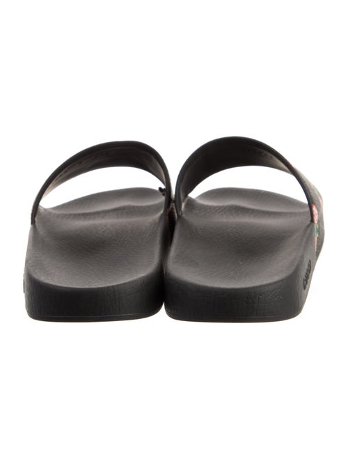 Gucci GG Supreme Slides